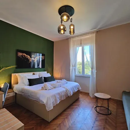 Bobo 2 One Bedroom Apartment